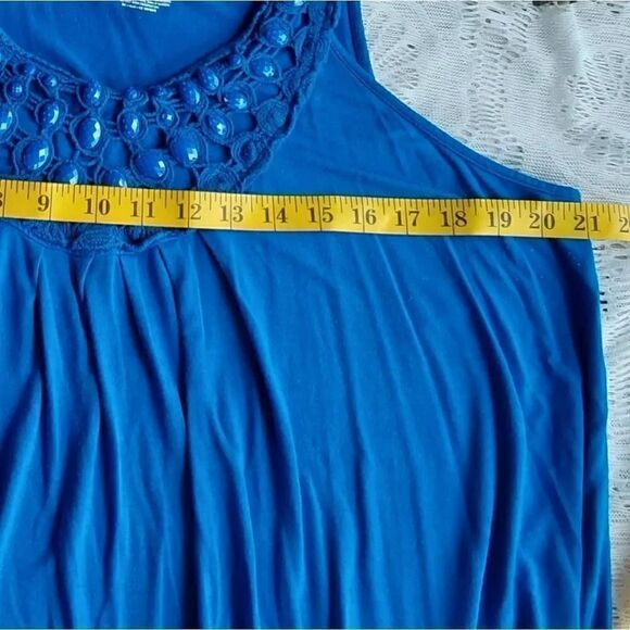 Three Top Bundle Size 18- 20 & Size 18 - Picture 11 of 12